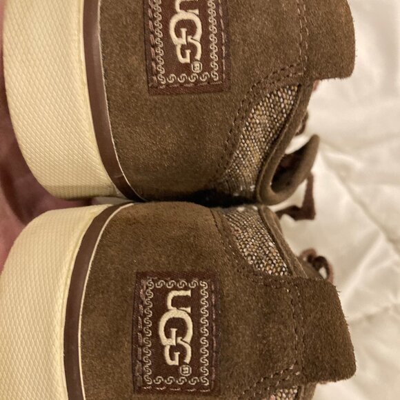 UGG Fleece Lined Sneakers Size 8.5 - Picture 6 of 6